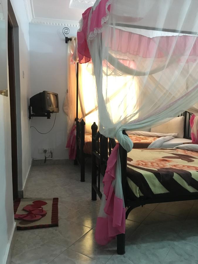 Kutetere Motel Аруша Экстерьер фото