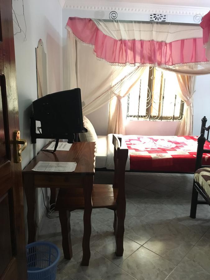 Kutetere Motel Аруша Экстерьер фото